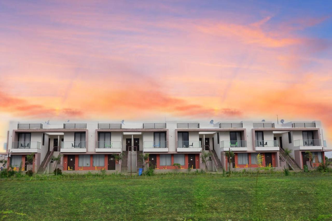 Leena Resort Garudeshwar Εξωτερικό φωτογραφία